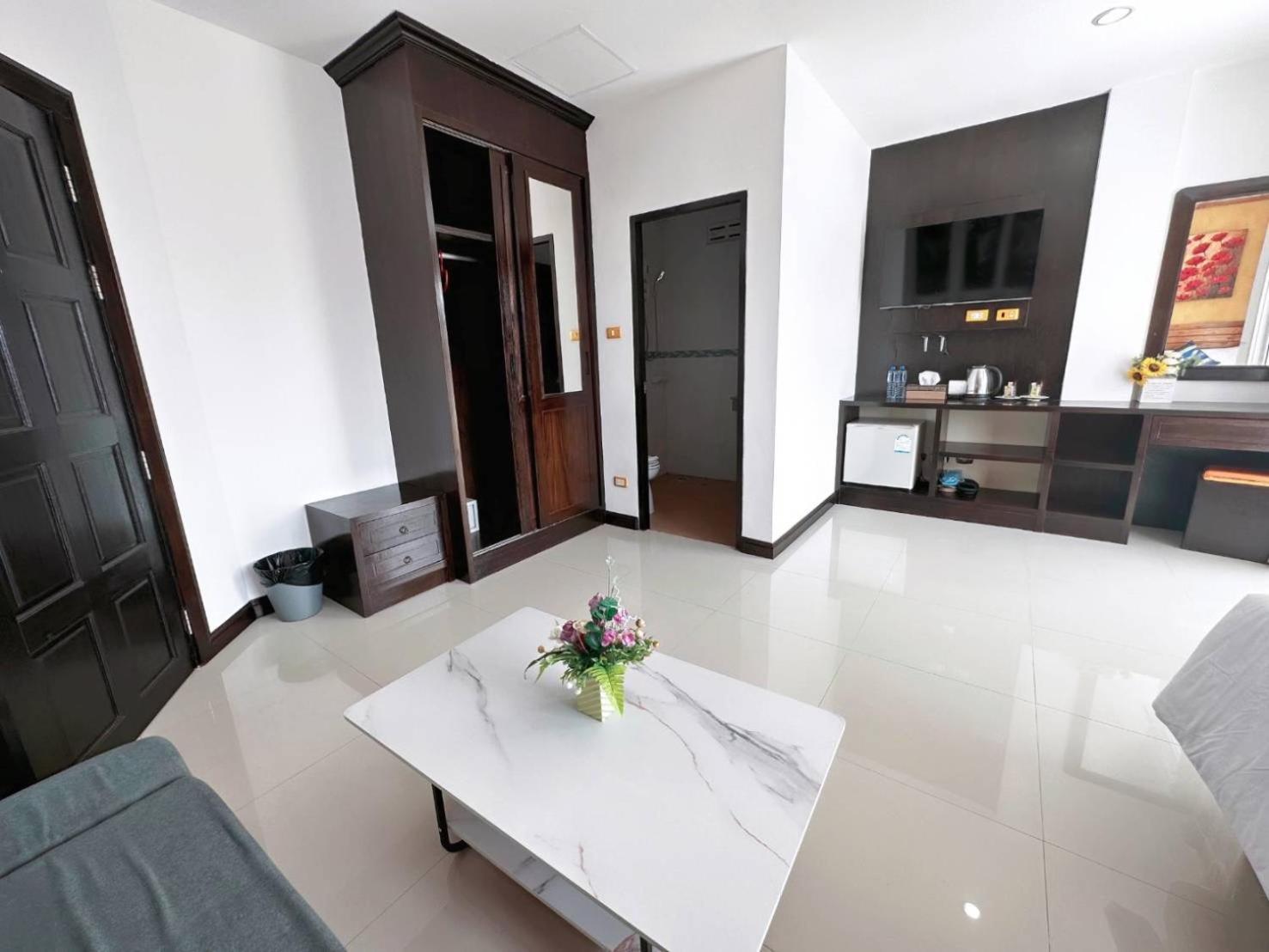 Abby'S House Hotel Patong Extérieur photo