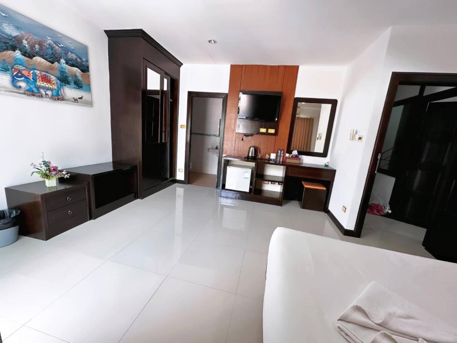 Abby'S House Hotel Patong Extérieur photo